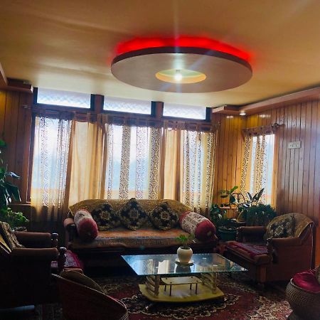 דרג'ילינג Raibas Homestay מראה חיצוני תמונה
